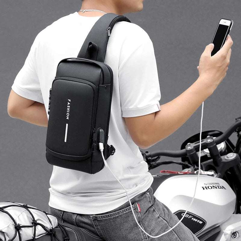 Mochila Transversal com Trava Antifurto e Material Resistente a Água e Entrada USB